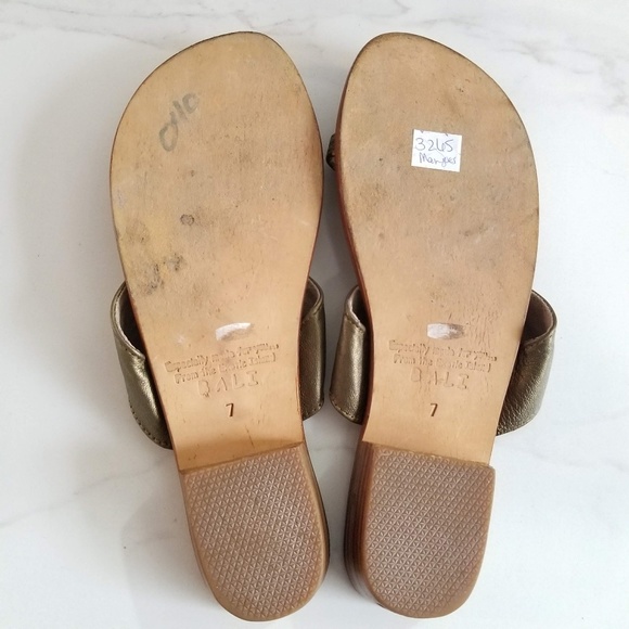 Mangos Bali Bronze Leather Shell Thong Sandals - Picture 11 of 11
